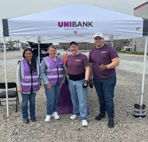 UniBank employees at a shred day
